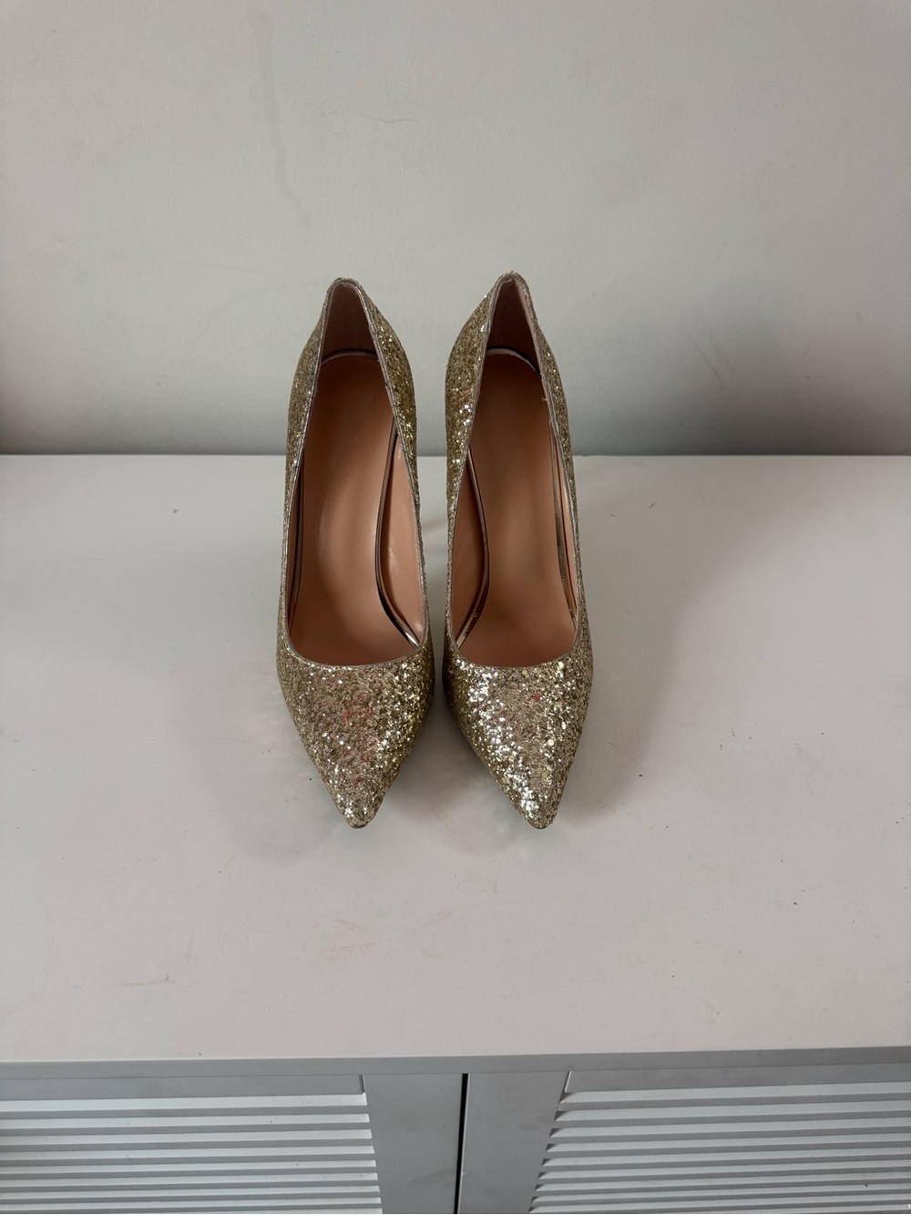 Gold Glitter Pointed-Toe Women’s Pumps